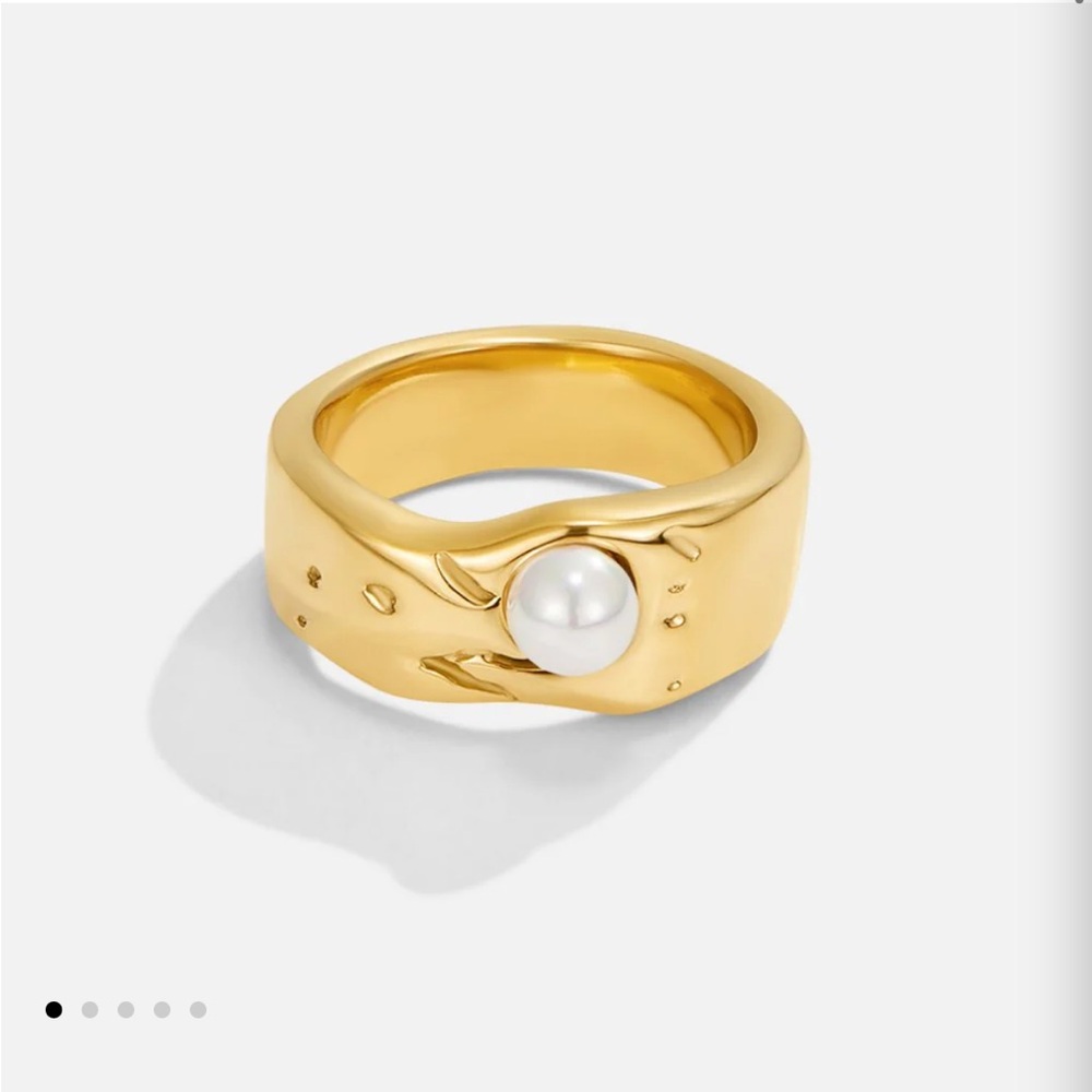 Beautiful Earth Malia Chunky Gold Pearl Ring